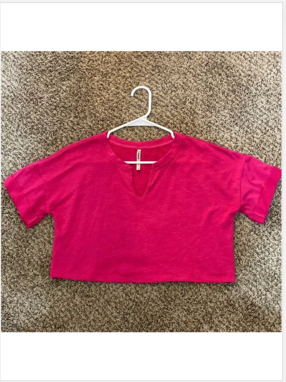 Tresics Fuchsia Pink Short Sleeve Split Neck Cropped Tee S